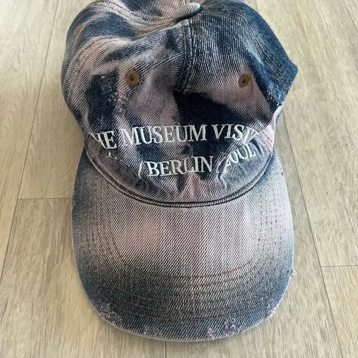 [BUNJANG] The Museum Visitor Baseball Cap / 더 비지엄 뮤지엄 모자
