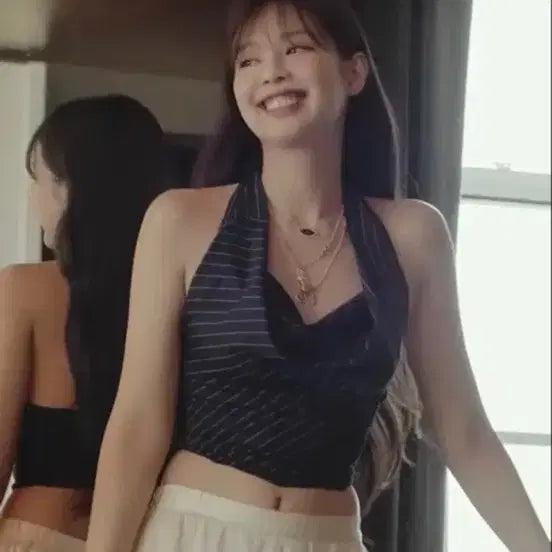[BUNJANG] Not Your Rose Jennie Halterneck Top / 낫유어로즈 제니 홀터넥
