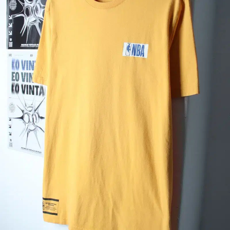 [BUNJANG] NBA Small Logo Short Sleeve T-Shirt Mustard / (L-XL) NBA 엔비에이 반팔 티셔츠 스몰로고 머스타드-18660