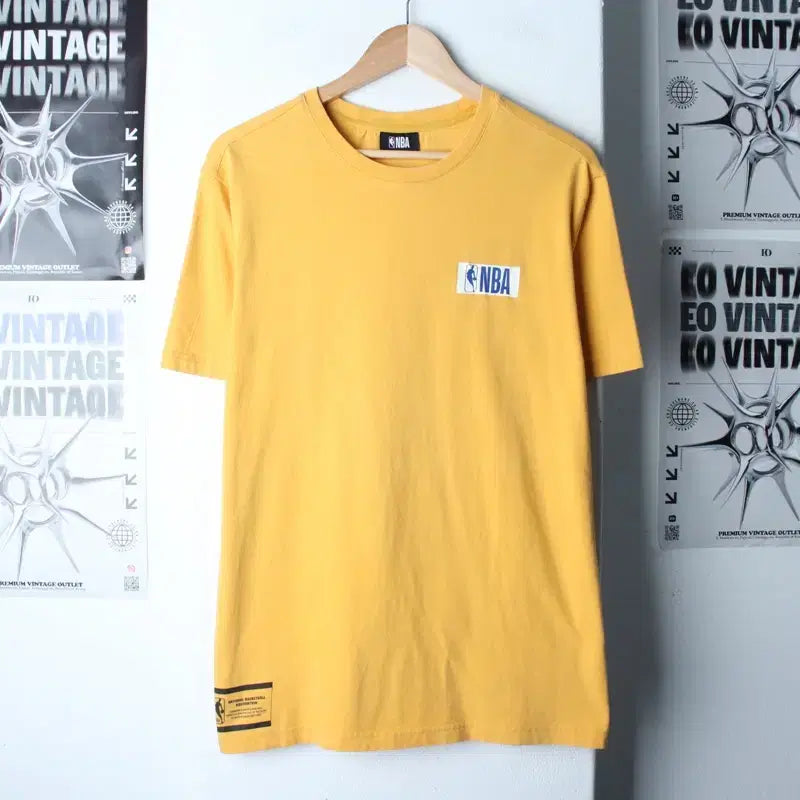 [BUNJANG] NBA Small Logo Short Sleeve T-Shirt Mustard / (L-XL) NBA 엔비에이 반팔 티셔츠 스몰로고 머스타드-18660