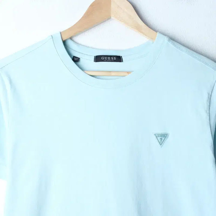 [BUNJANG] Guess Small Logo Short Sleeve T-Shirt Light Blue / (M-L) 게스 반팔 티셔츠 스몰로고 연블루 놈코어-18661