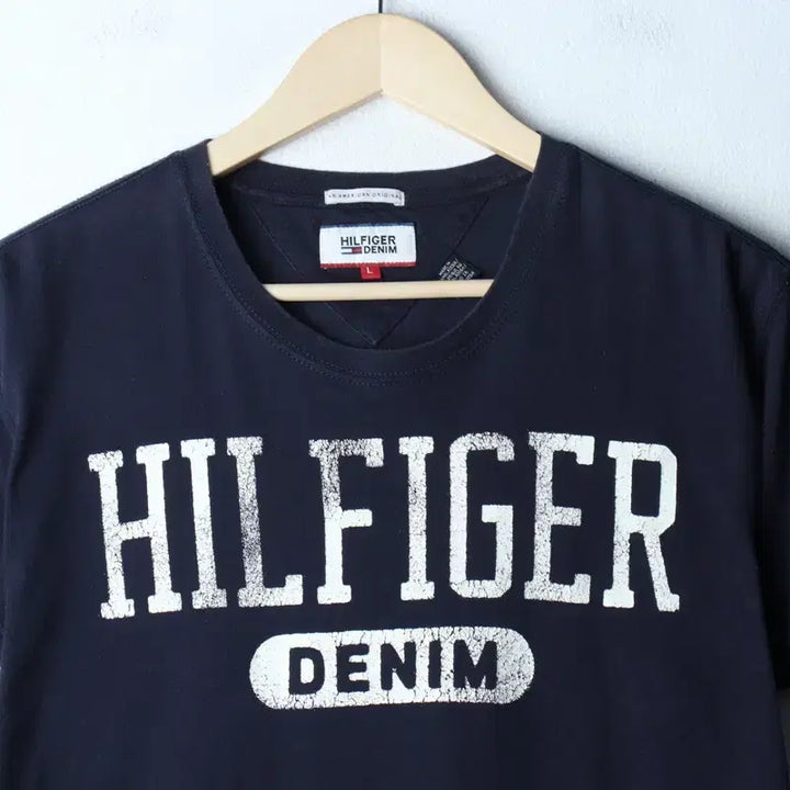 [BUNJANG] Tommy Hilfiger Big Logo T-Shirt Navy (L-XL) / (L-XL) 타미힐피거 반팔 티셔츠 빅로고 네이비 에이징-18662