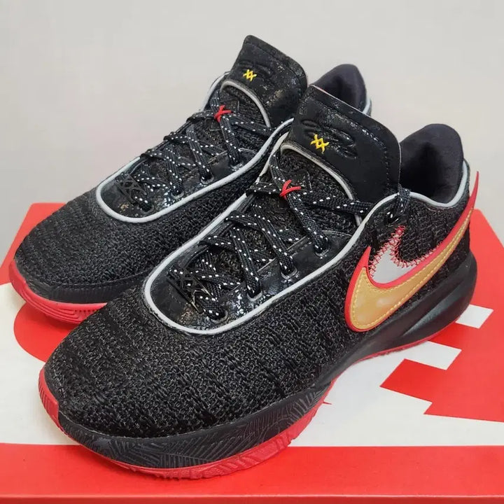 [BUNJANG] Nike LeBron 20 EP "Bred" Basketball Shoes (240mm) / 나이키 르브론 20 EP 브레드 240mm 농구화