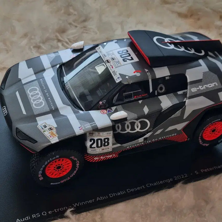 [BUNJANG] Audi RS Q e-tron 1:18 Diecast Model / 아우디 미니어쳐 아우디 피규어 1:18 Audi RS Q e-tron