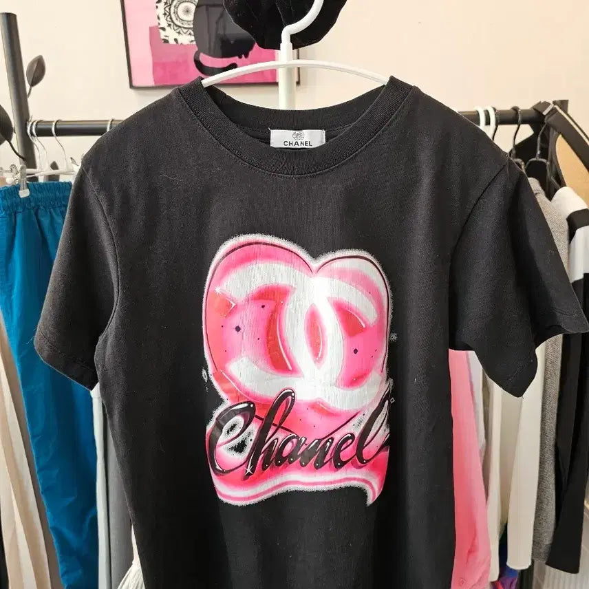 [BUNJANG] SHA Black Logo Short Sleeve T-Shirt / 샤 블랙 로고 반팔 티셔츠
