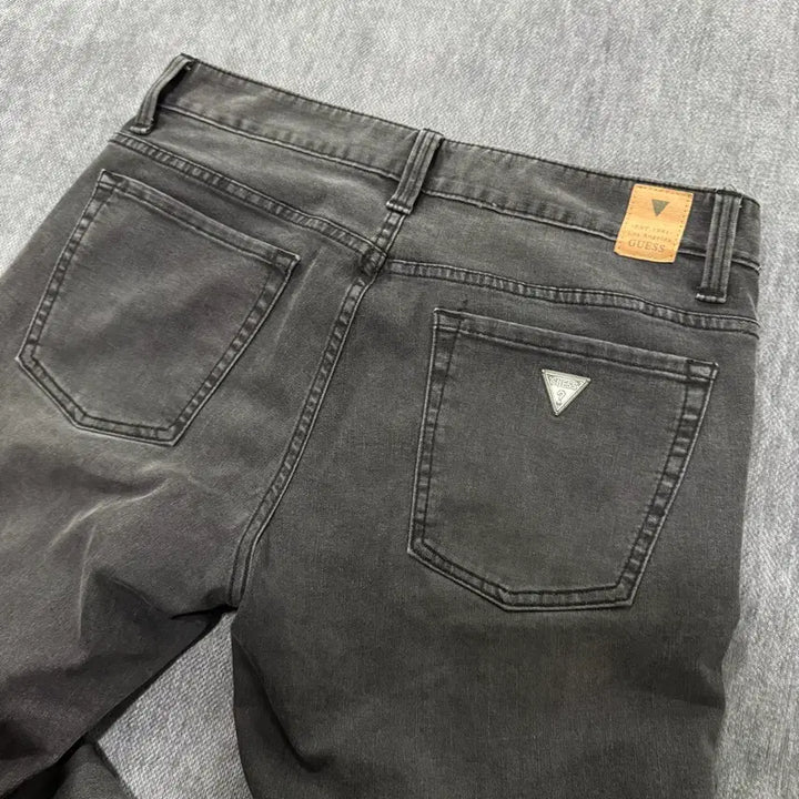 [SOLD OUT] 31 게스 흑청바지
