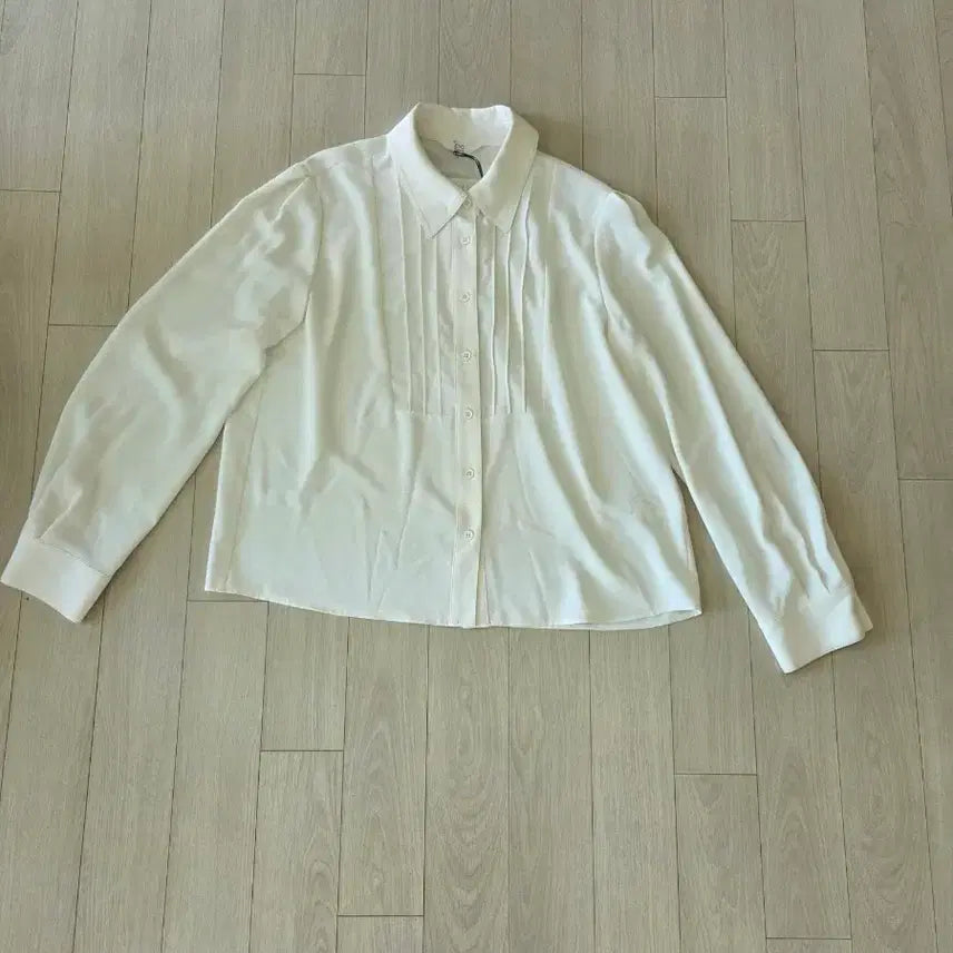 [BUNJANG] Pleated Collar Blouse Ivory / 주름포인트 카라넥 블라우스 아이보리