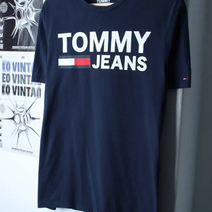 [BUNJANG] Tommy Hilfiger Short Sleeve T-Shirt Lettering Navy Old School / (M-L) 타미힐피거 반팔 티셔츠 레터링 네이비 올드스쿨-18669