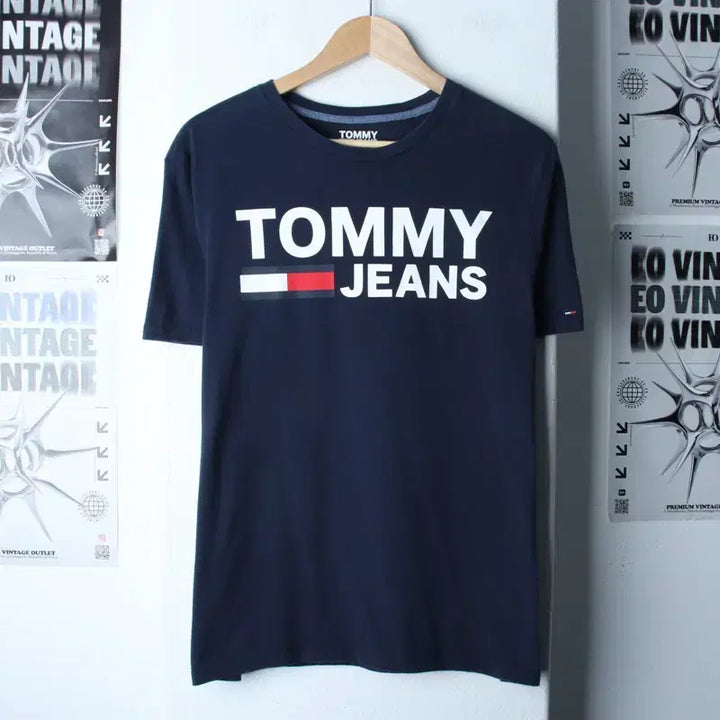 [BUNJANG] Tommy Hilfiger Short Sleeve T-Shirt Lettering Navy Old School / (M-L) 타미힐피거 반팔 티셔츠 레터링 네이비 올드스쿨-18669