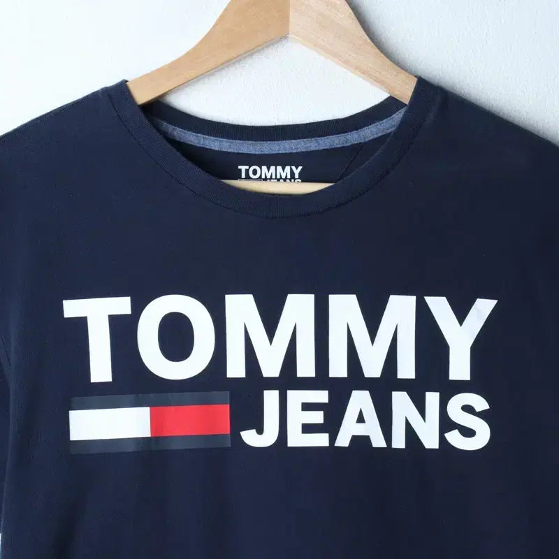 [BUNJANG] Tommy Hilfiger Short Sleeve T-Shirt Lettering Navy Old School / (M-L) 타미힐피거 반팔 티셔츠 레터링 네이비 올드스쿨-18669