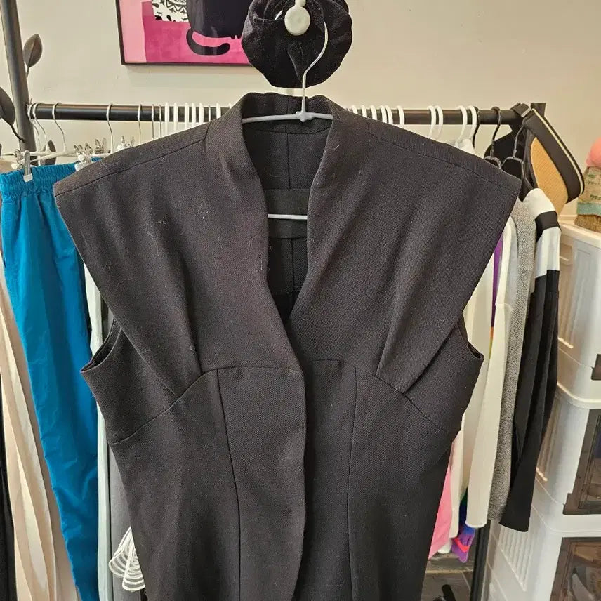 [BUNJANG] Black Shoulder Pad Vest / 블랙 숄더패드 베스트 조끼