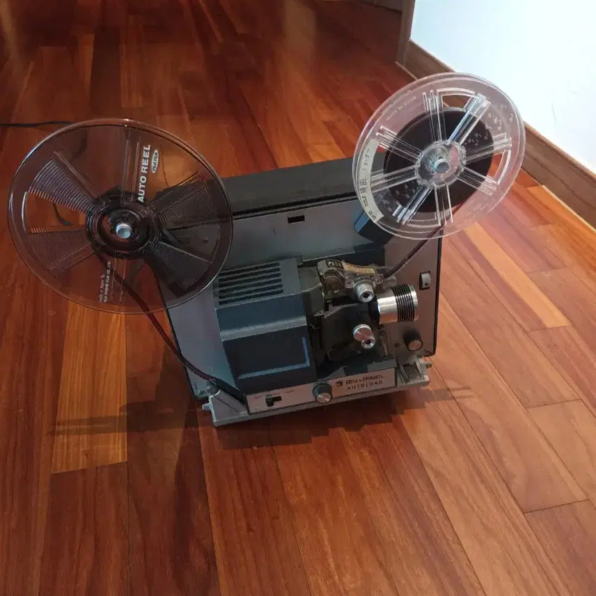 [BUNJANG] Vintage Bell &amp; Howell Autoload 8mm Film Projector / 빈티지 벨앤하우엘 오토로드 8미리 영사기