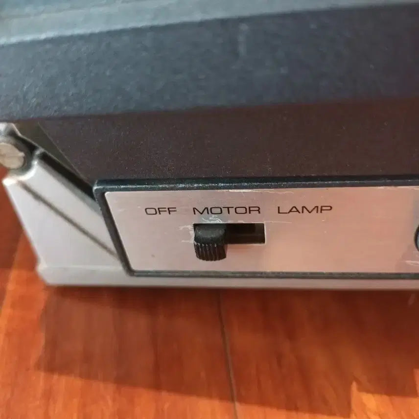 [BUNJANG] Vintage Bell &amp; Howell Autoload 8mm Film Projector / 빈티지 벨앤하우엘 오토로드 8미리 영사기