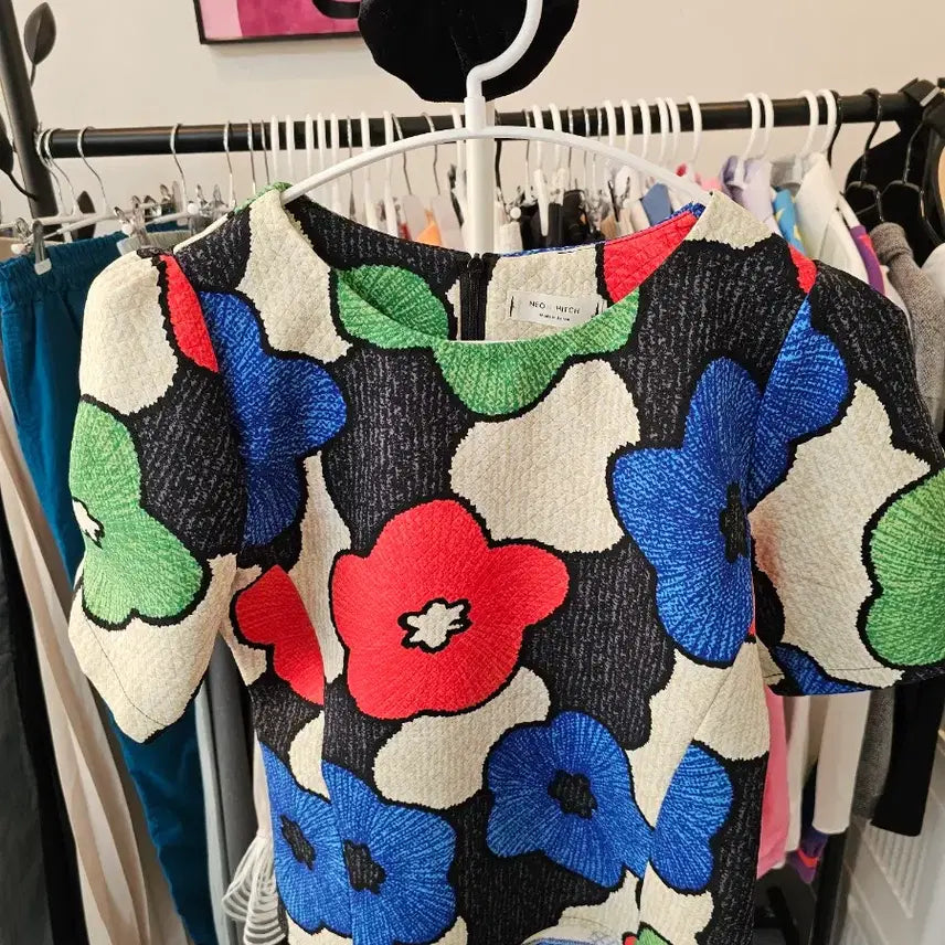 [BUNJANG] Floral Print Short Sleeve Blouse / 꽃무늬 반팔 블라우스 화려한 패턴