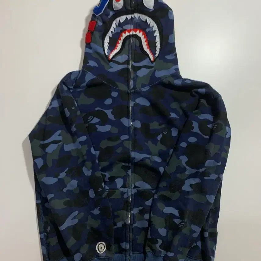 [SOLD OUT] BAPE 샤크 블루 카모 후드집업