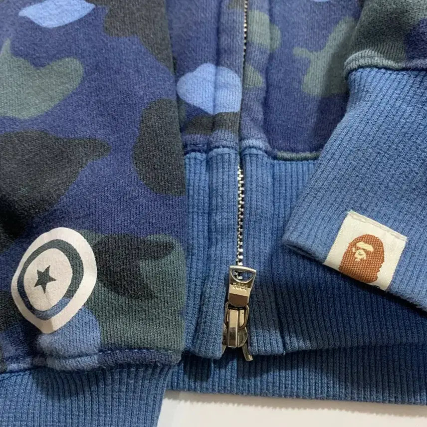 [SOLD OUT] BAPE 샤크 블루 카모 후드집업