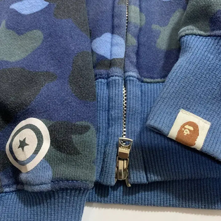 [SOLD OUT] BAPE 샤크 블루 카모 후드집업