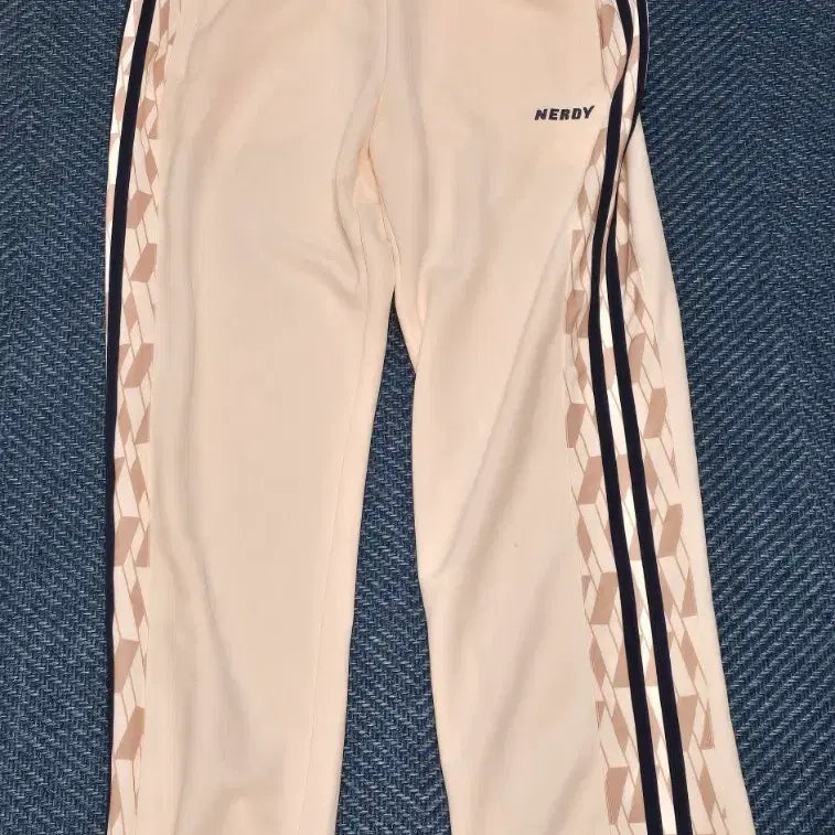 [BUNJANG] NERDY Cream Track Pants / [새상품] 널디 NERDY 트랙 바지 크림