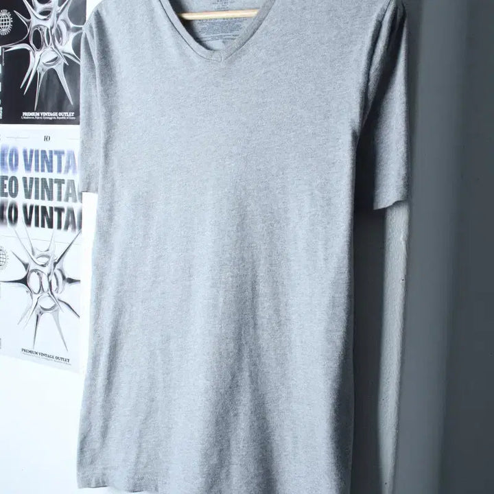 [BUNJANG] Tommy Hilfiger V-Neck Short Sleeve T-Shirt Grey Basic / (M-L) 타미힐피거 반팔 티셔츠 브이넥 그레이 기본-18673