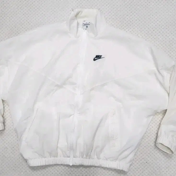 [BUNJANG] Nike White Windbreaker Jacket / 나이키 화이트 바람막이 자켓