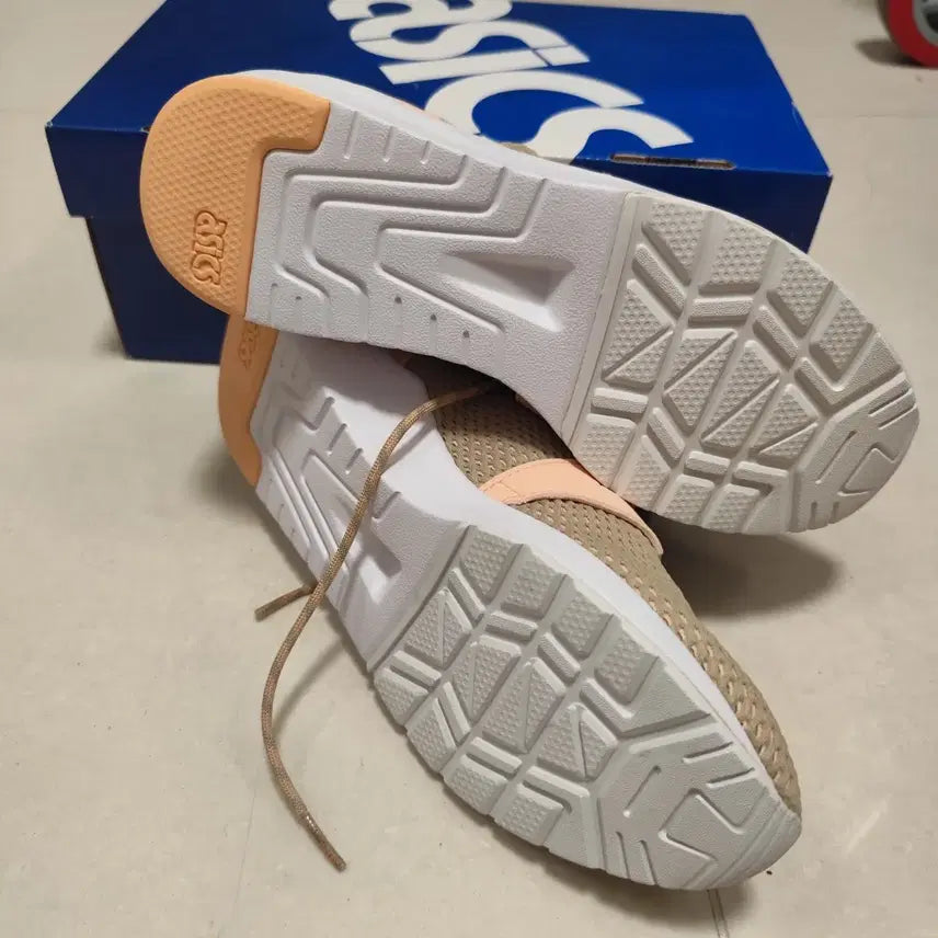 [BUNJANG] Asics Gel-Lyte Komachi Beige/Coral Sneakers / (새제품)(245)아식스 젤-라이트 코마치  베이지/코랄