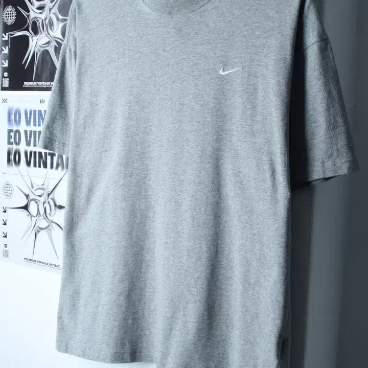 [BUNJANG] Nike Swoosh T-Shirt Grey / (M-L) 나이키 반팔 티셔츠 스우시 그레이 올드스쿨-18676
