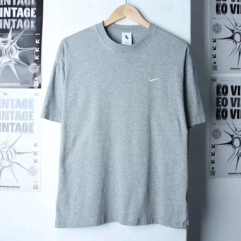 [BUNJANG] Nike Swoosh T-Shirt Grey / (M-L) 나이키 반팔 티셔츠 스우시 그레이 올드스쿨-18676