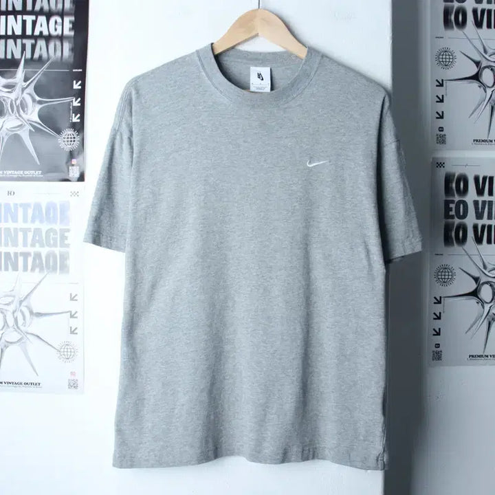 [BUNJANG] Nike Swoosh T-Shirt Grey / (M-L) 나이키 반팔 티셔츠 스우시 그레이 올드스쿨-18676