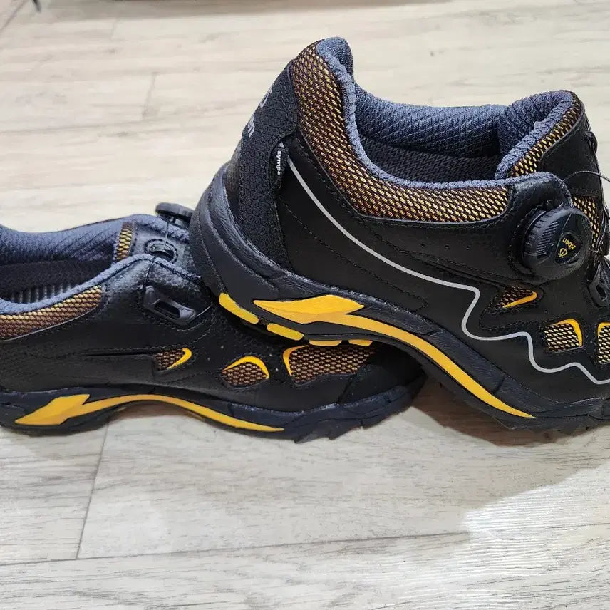 [BUNJANG] ZIBEN Black/Gold Dial Safety Shoes / 지벤 ZIBEN 블랙/골드 다이얼 안전화