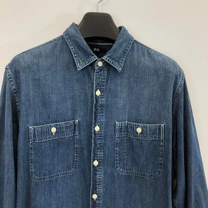 [BUNJANG] Uniqlo Chambray Shirt M / 유니클로 샴브레이 셔츠 M