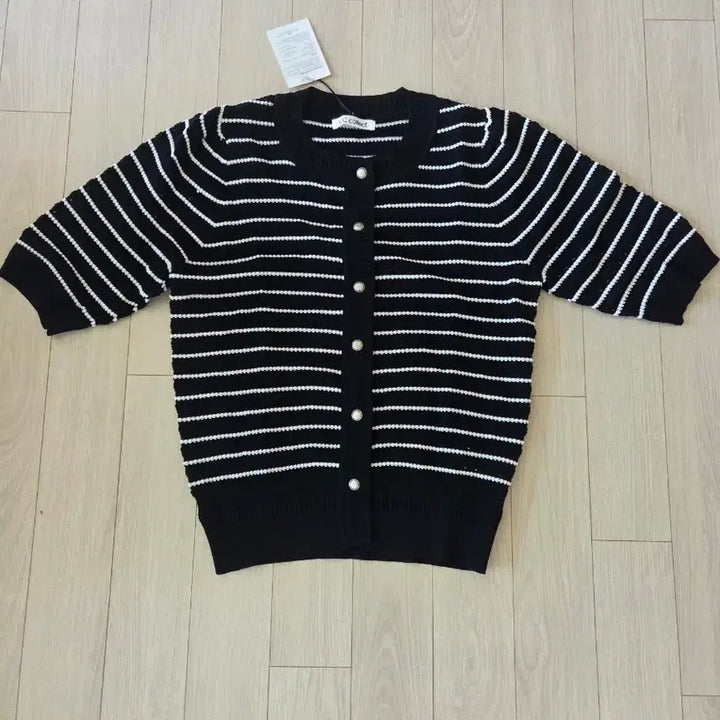 [BUNJANG] Striped Short-Sleeve Knit Cardigan / 스트라이프 반팔 니트 가디건
