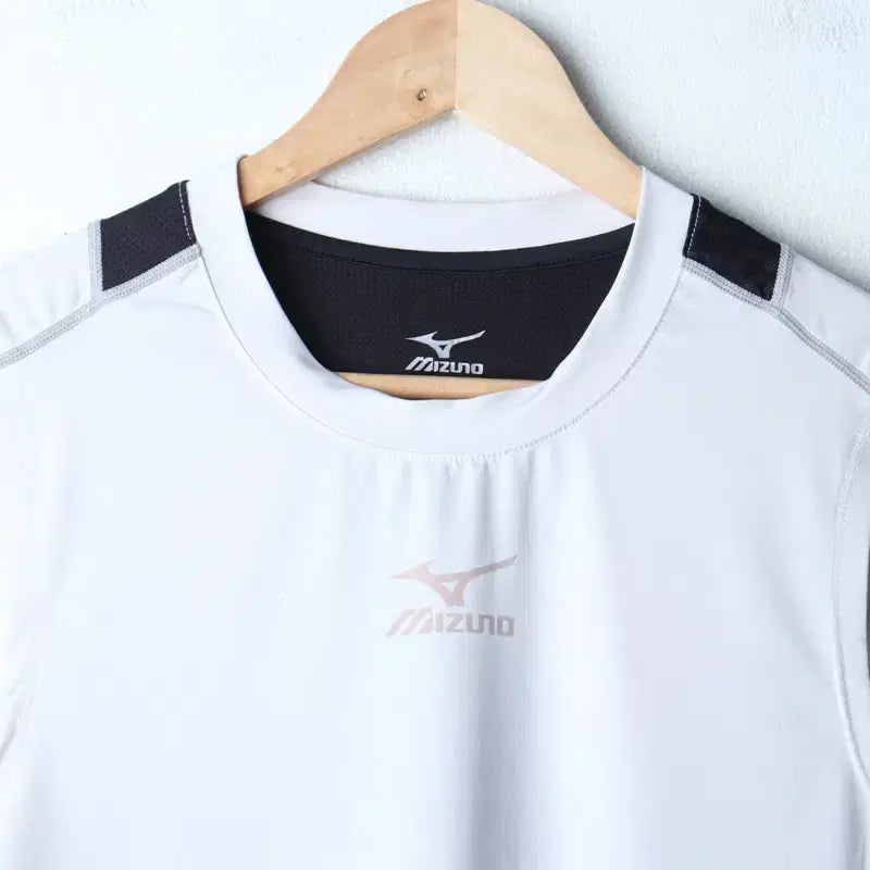 [BUNJANG] Mizuno Short Sleeve Functional Running T-shirt White / (M-L) 미즈노 반팔 티셔츠 민소매 기능성 런닝 화이트-1867D