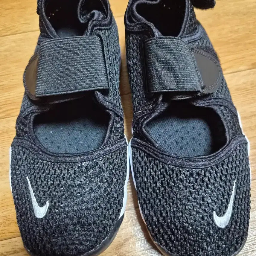 [BUNJANG] Nike Air Rift Sneakers / 나이키 에어 리프트  운동화230