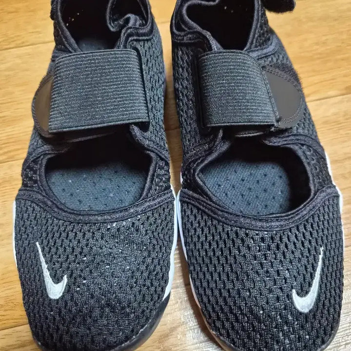 [BUNJANG] Nike Air Rift Sneakers / 나이키 에어 리프트  운동화230