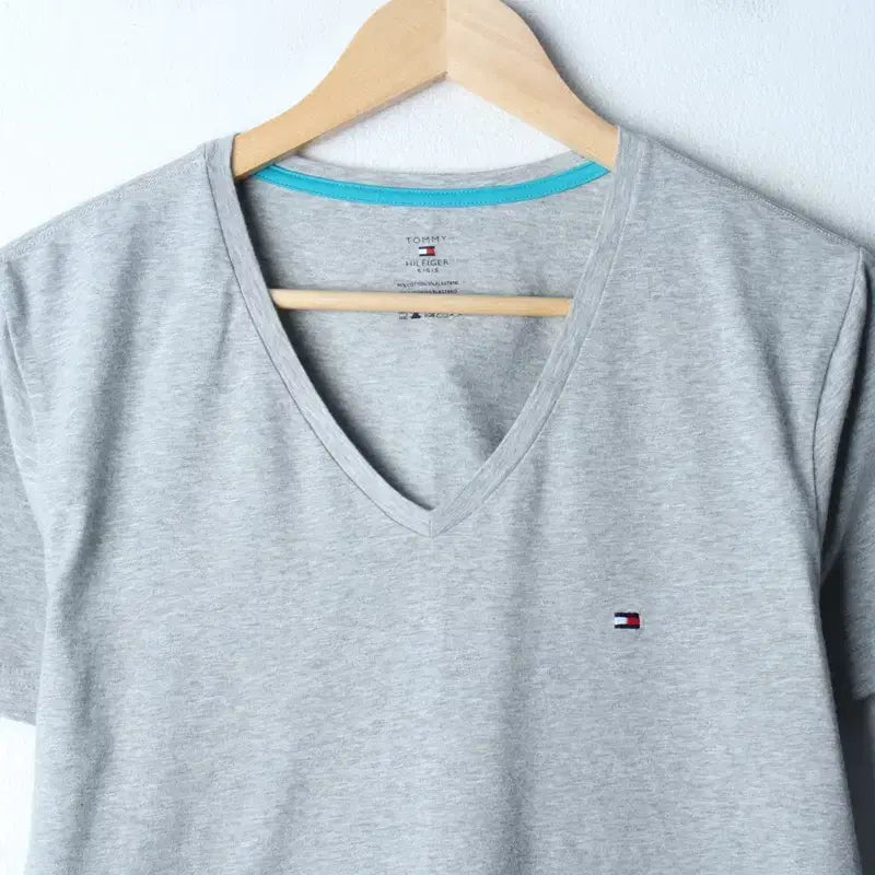 [BUNJANG] Tommy Hilfiger V-Neck Basic T-Shirt - Gray / (S-M) 타미힐피거 반팔 티셔츠 브이넥 그레이 기본-18682