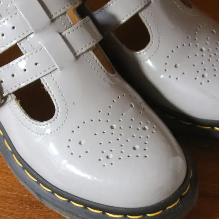 [BUNJANG] Dr. Martens 8065 Mary Jane Patent Leather Grey / 닥터마틴 8065 메리제인 에나멜 그레이
