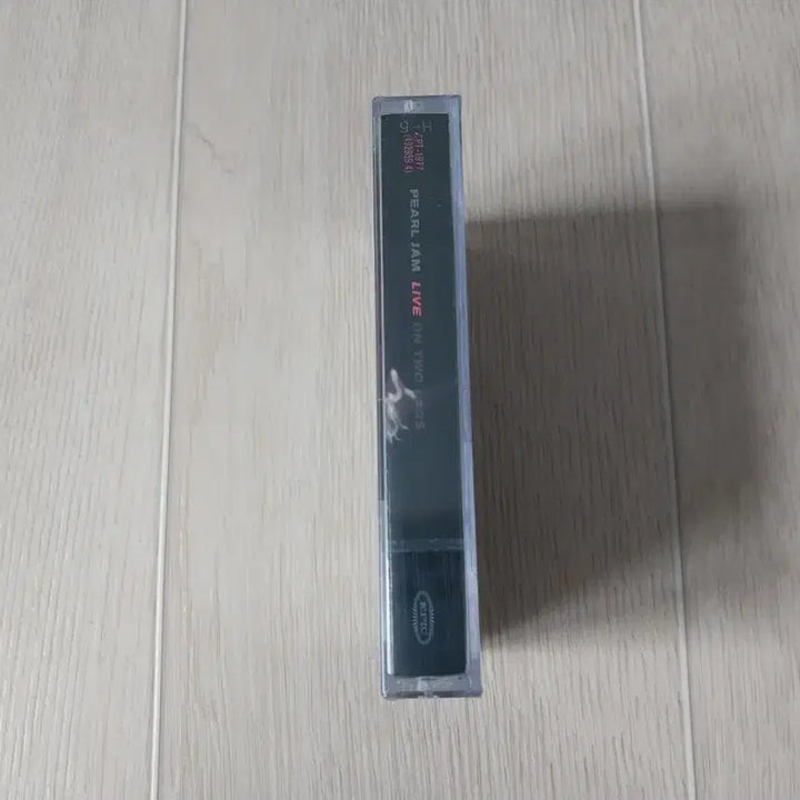 [BUNJANG] Pearl Jam Live on Two Legs Unsealed Cassette Tape / 펄잼 Live on Two Legs 미개봉 카세트 테이프