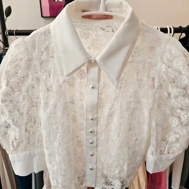 [BUNJANG] White Lace Blouse and Skirt Set with Pearl Buttons and Puff Sleeves / 화이트 레이스 블라우스 진주 단추 퍼프소매 스커트 세트