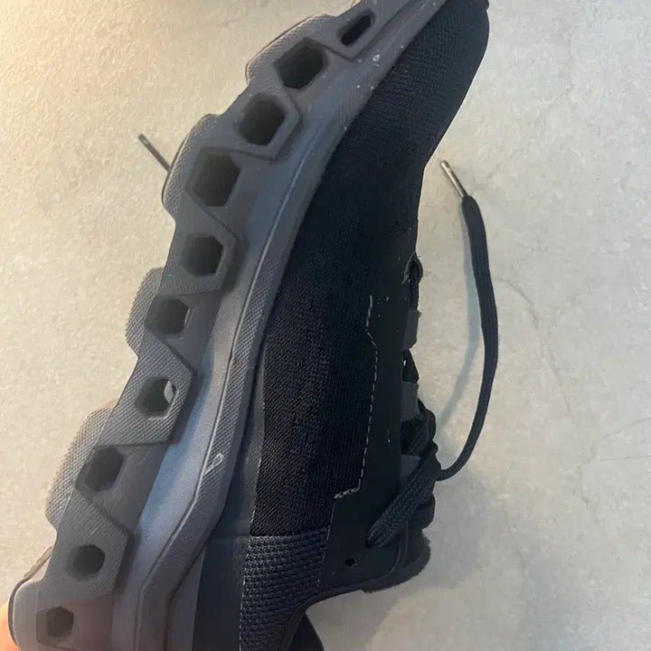[BUNJANG] Onrunning Black Hiking/Trekking Shoes (225) / 온러닝 블랙 225