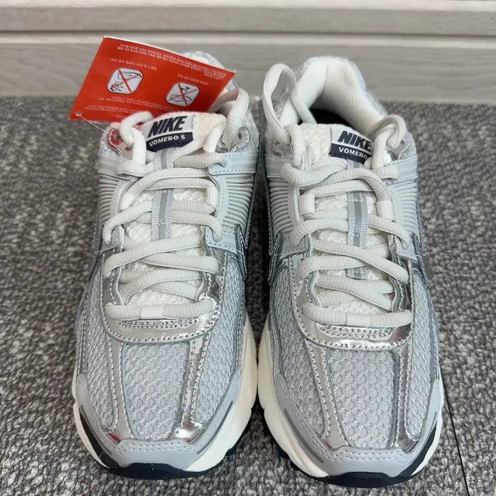 [BUNJANG] Nike Zoom Vomero 5 Photon Dust Metallic Silver / [235] 나이키 줌 보메로5 포톤 더스트 앤 메탈릭 실버