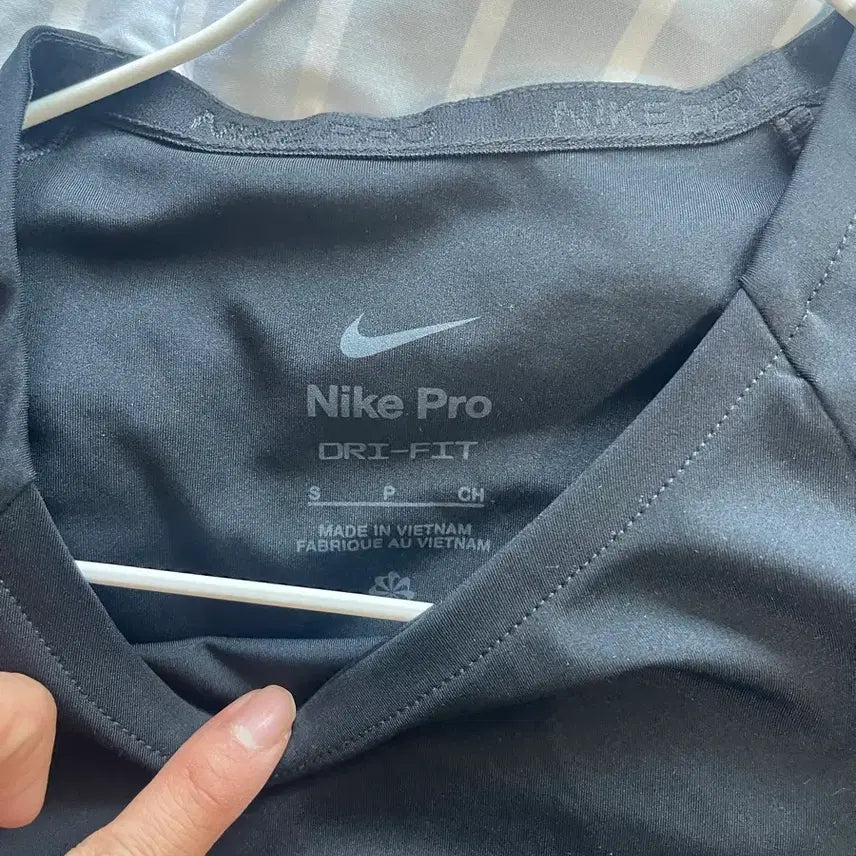 [BUNJANG] Nike Pro Black Long Sleeve Cropped Top S / 나이키 프로 블랙 긴팔 크롭탑 s
