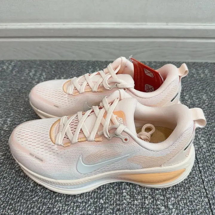 [BUNJANG] Nike Zoom Vomero 18 Guava Ice Orange Chalk 235 / [235] 나이키 줌 보메로18 구아바 아이스 오렌지 초크