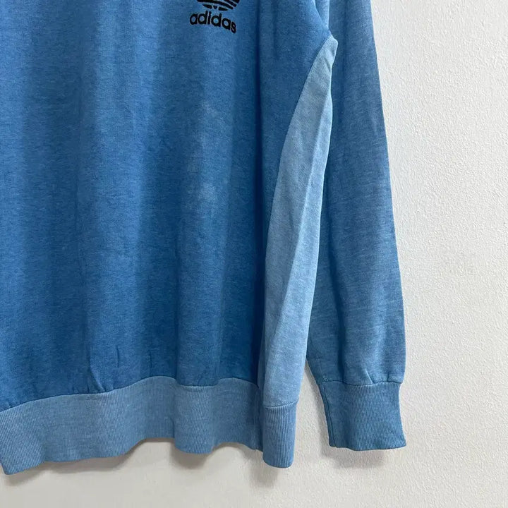 [BUNJANG] Vintage 70s Adidas Blue Sweatshirt / 빈티지 70s 아디다스 스웻셔츠