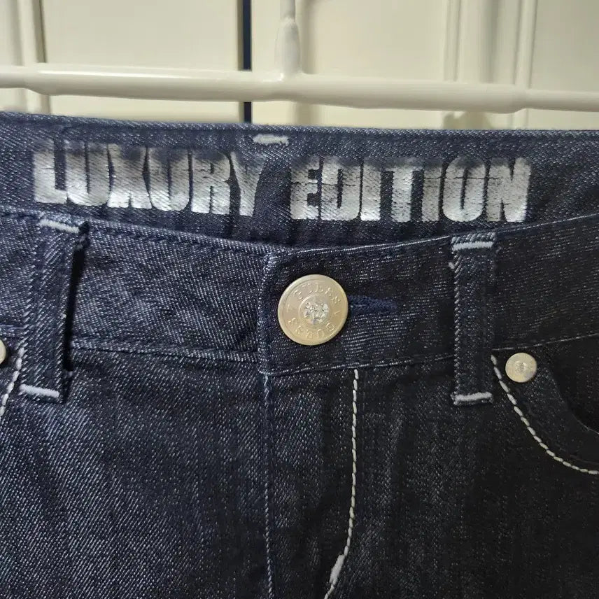 [BUNJANG] Guess Y2K Cubic Black Indigo Raw Denim Mini Skirt / (30)게스 y2k 큐빅 흑진청 데님 생지 미니 스커트