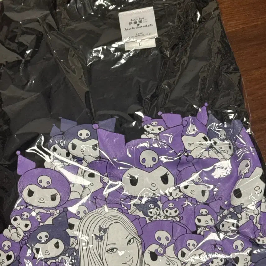 [BUNJANG] Junji Ito x Sanrio Collaboration Kuromi Short Sleeve T-Shirt - Large / 이토준지 산리오 콜라보 쿠로미 반팔 L 토미에