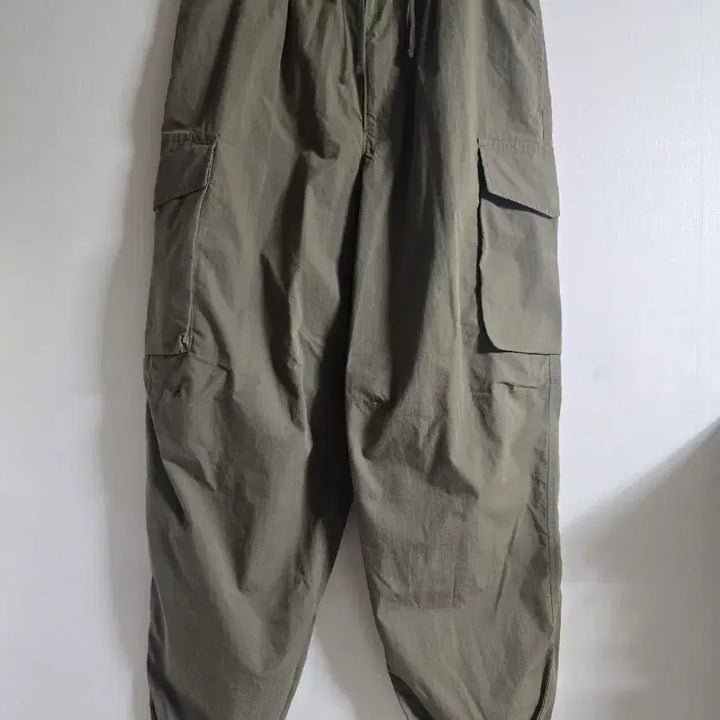 [BUNJANG] Uniqlo Cargo Pants L Size / 유니클로 카고 팬츠 L 사이즈