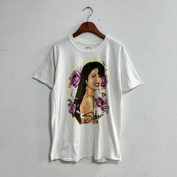[BUNJANG] Selena Quintanilla Graphic T-Shirt White / 셀레나 퀸타니야 프린팅 티셔츠 화이트