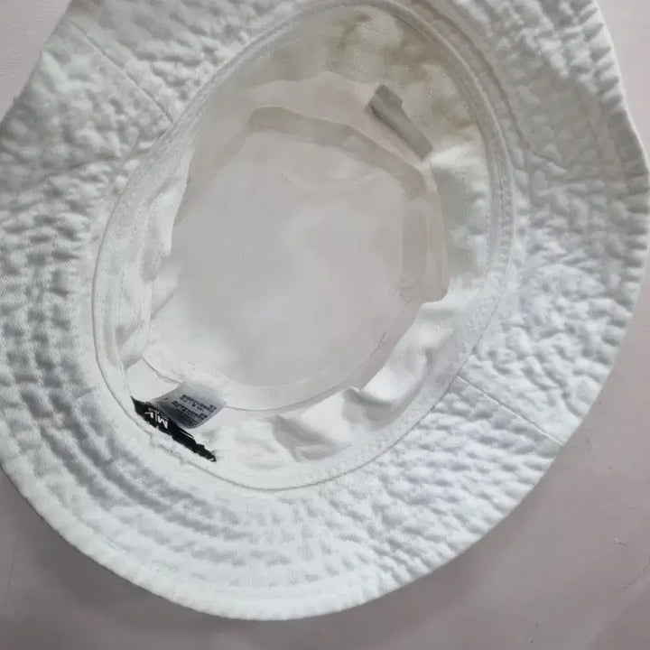[BUNJANG] Nike White Bucket Hat (58cm) / 나이키 화이트 버킷햇 모자  여성용  58cm