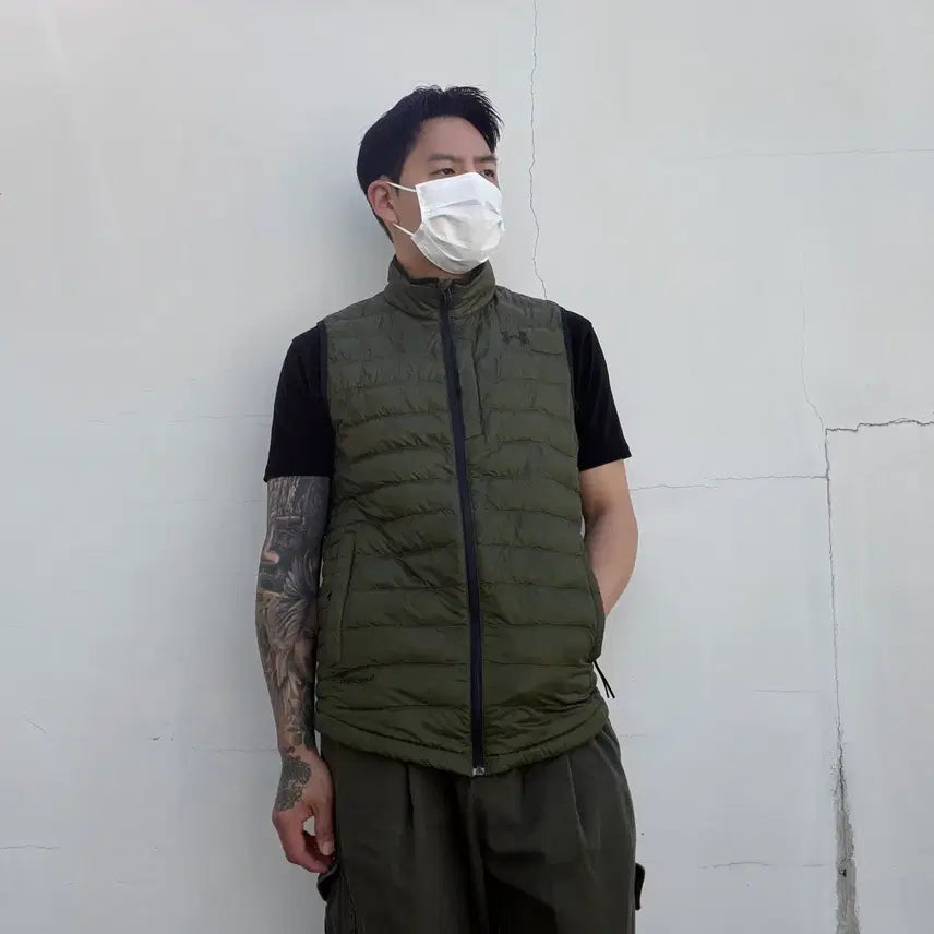[BUNJANG] Under Armour Goldgear Lightweight Padded Vest M / M)언더아머 골드기어 경량 패딩 베스트