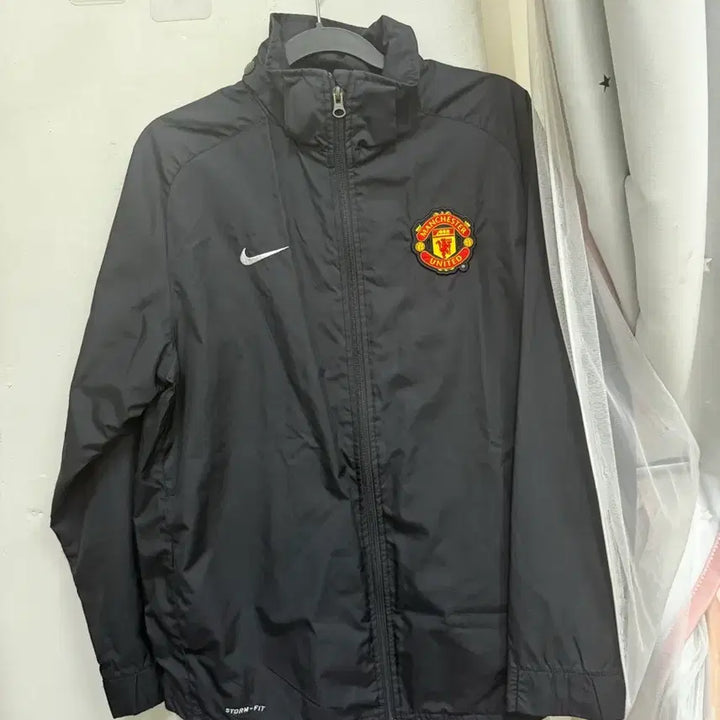 [BUNJANG] Nike Manchester United Storm-FIT Black Windbreaker Jacket / 나이키 맨유 스톰핏 블랙 바람막이 자켓